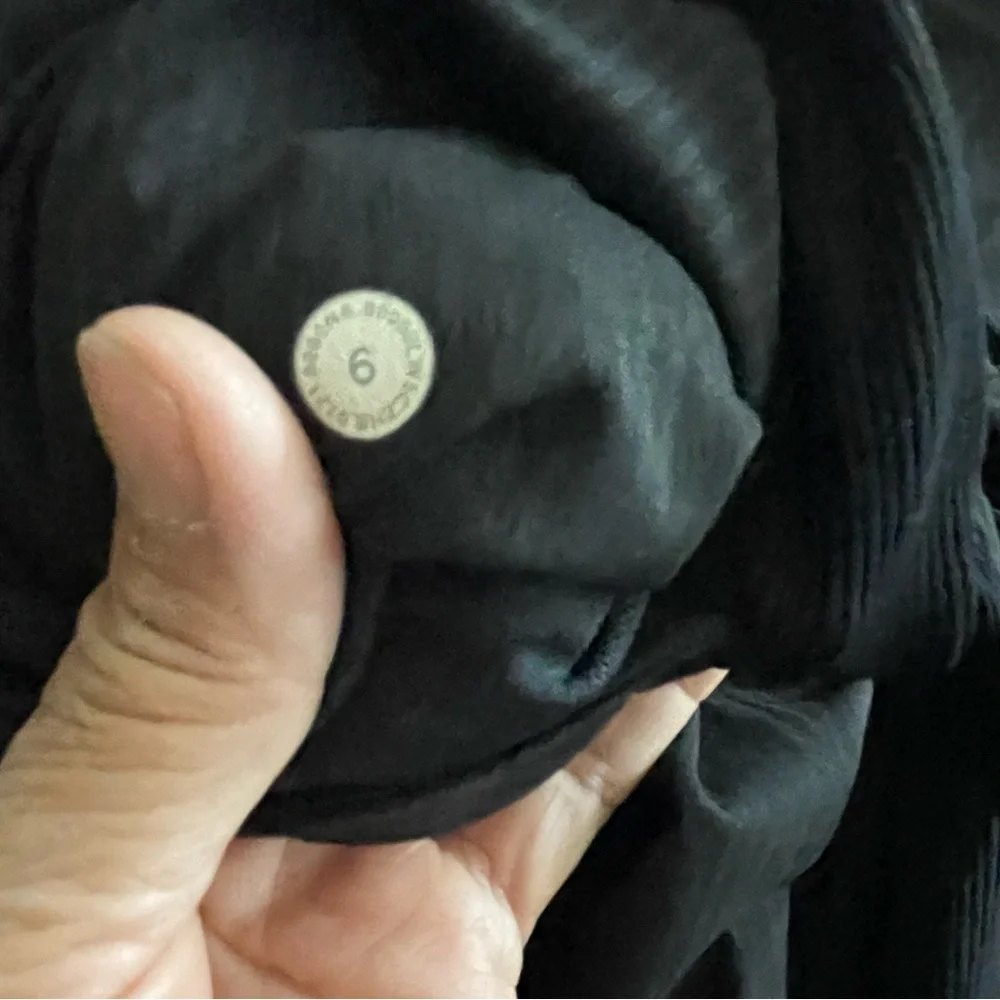 Lululemon Women's Black Jogger Pants size 6